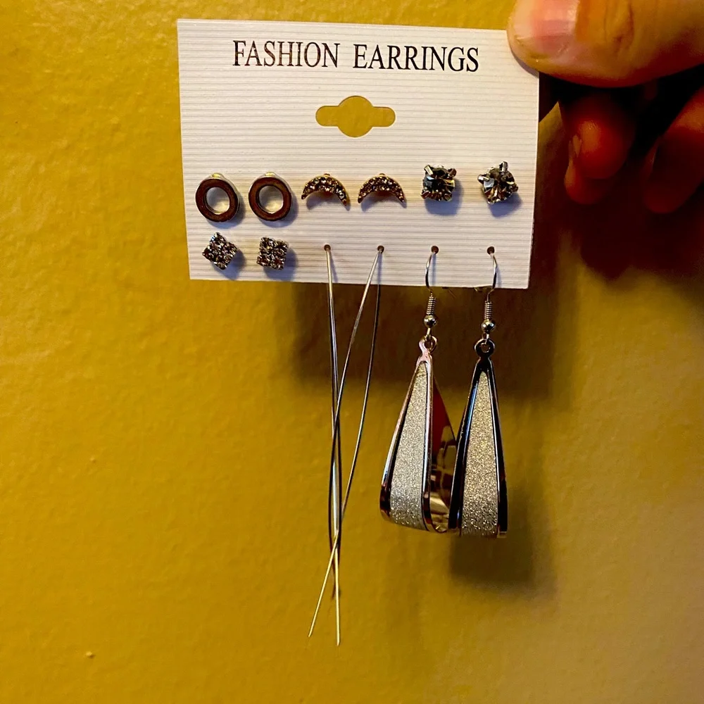 NEW fashion earrings set